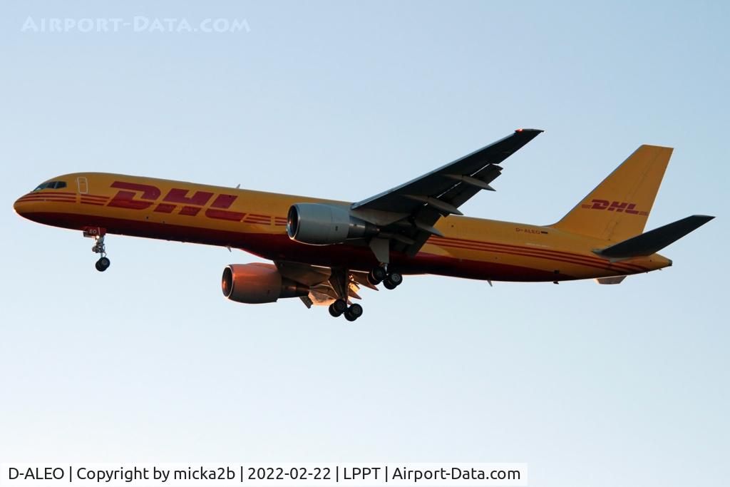 D-ALEO, 1998 Boeing 757-2Q8 C/N 29443, Landing
