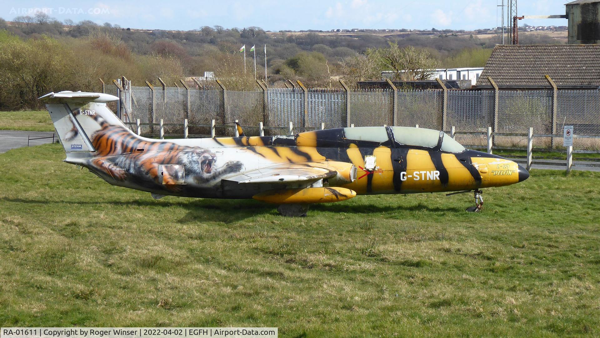 RA-01611, 1972 Aero L-29 Delfin C/N 294699, Airport gate guardian