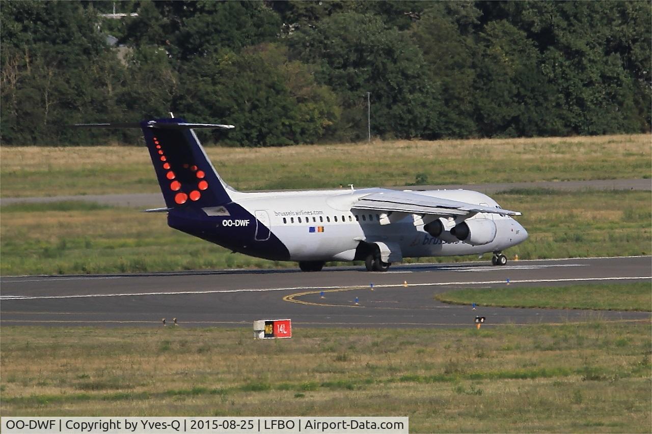 OO-DWF, 1998 British Aerospace Avro 146-RJ100 C/N E3332, British Aerospace RJ100, Ready to take off rwy 14L, Toulouse-Blagnac airport (LFBO-TLS)