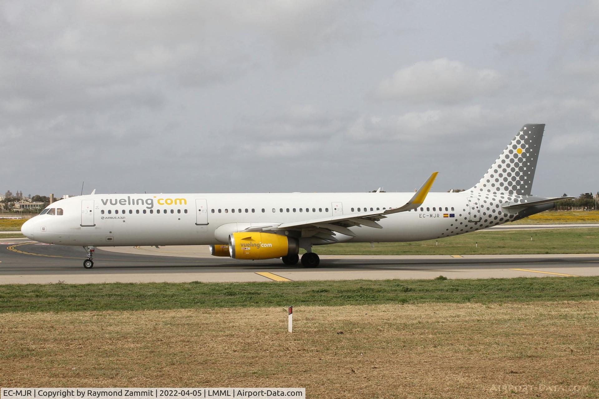 EC-MJR, 2016 Airbus A321-231 C/N 6933, A321 EC-MJR Vueling