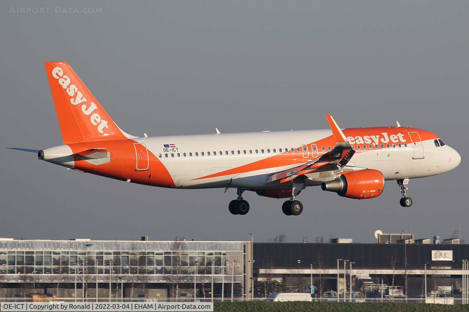 OE-ICT, 2015 Airbus A320-214 C/N 6550, at spl
