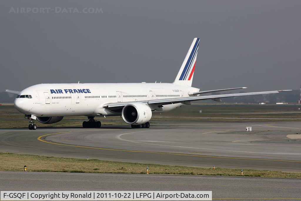F-GSQF, 2004 Boeing 777-328/ER C/N 32849, at cdg