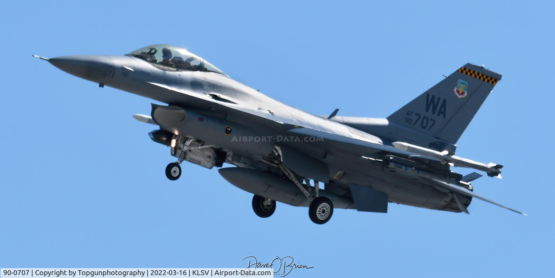 90-0707, 1990 General Dynamics F-16C Fighting Falcon C/N 1C-315, GOMER31 on a short final to RW3L