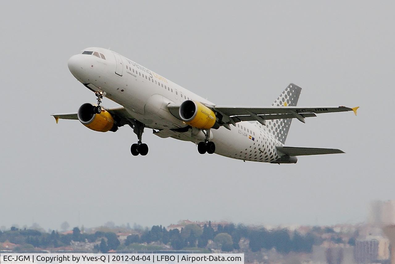 EC-JGM, 2005 Airbus A320-214 C/N 2407, Airbus A320-214, Take off Rwy 32L, Toulouse Blagnac Airport (LFBO-TLS)