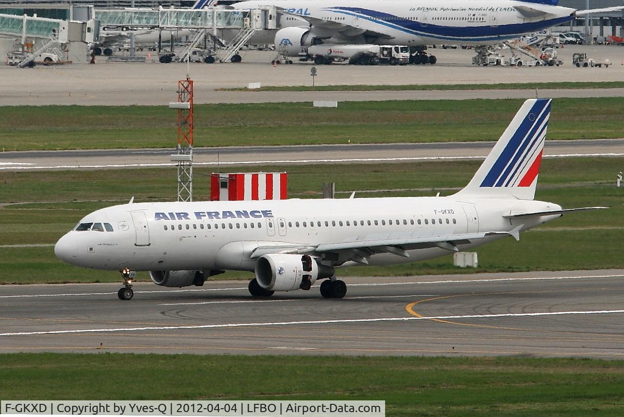 F-GKXD, 2002 Airbus A320-214 C/N 1873, Airbus A320-214, Reverse thrust landing rwy 32L, Toulouse Blagnac Airport (LFBO-TLS)