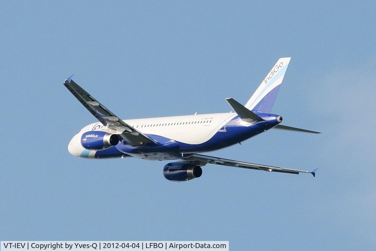 VT-IEV, 2012 Airbus A320-232 C/N 5080, Airbus A320-232, Climbing from rwy 32R, Toulouse Blagnac Airport (LFBO-TLS)