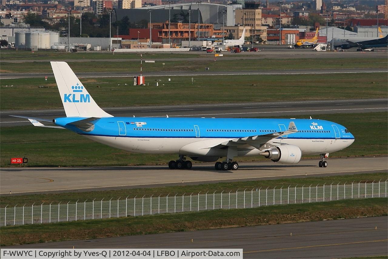 F-WWYC, 2012 Airbus A330-303 C/N 1300, Airbus A330-303, Taxiing, Toulouse Blagnac Airport (LFBO-TLS)