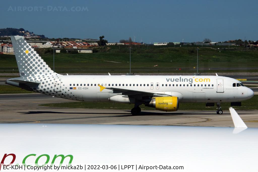 EC-KDH, 2007 Airbus A320-214 C/N 3083, Taxiing