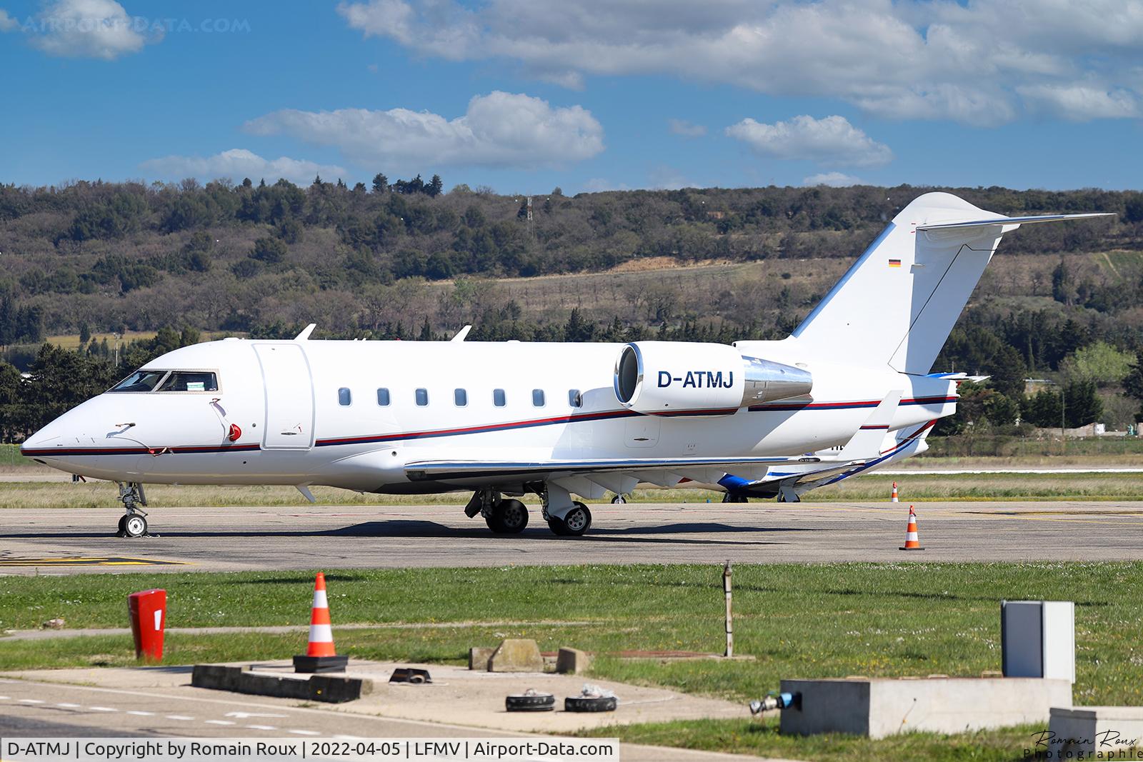 D-ATMJ, 2002 Bombardier Challenger 604 (CL-600-2B16) C/N 5552, Parked