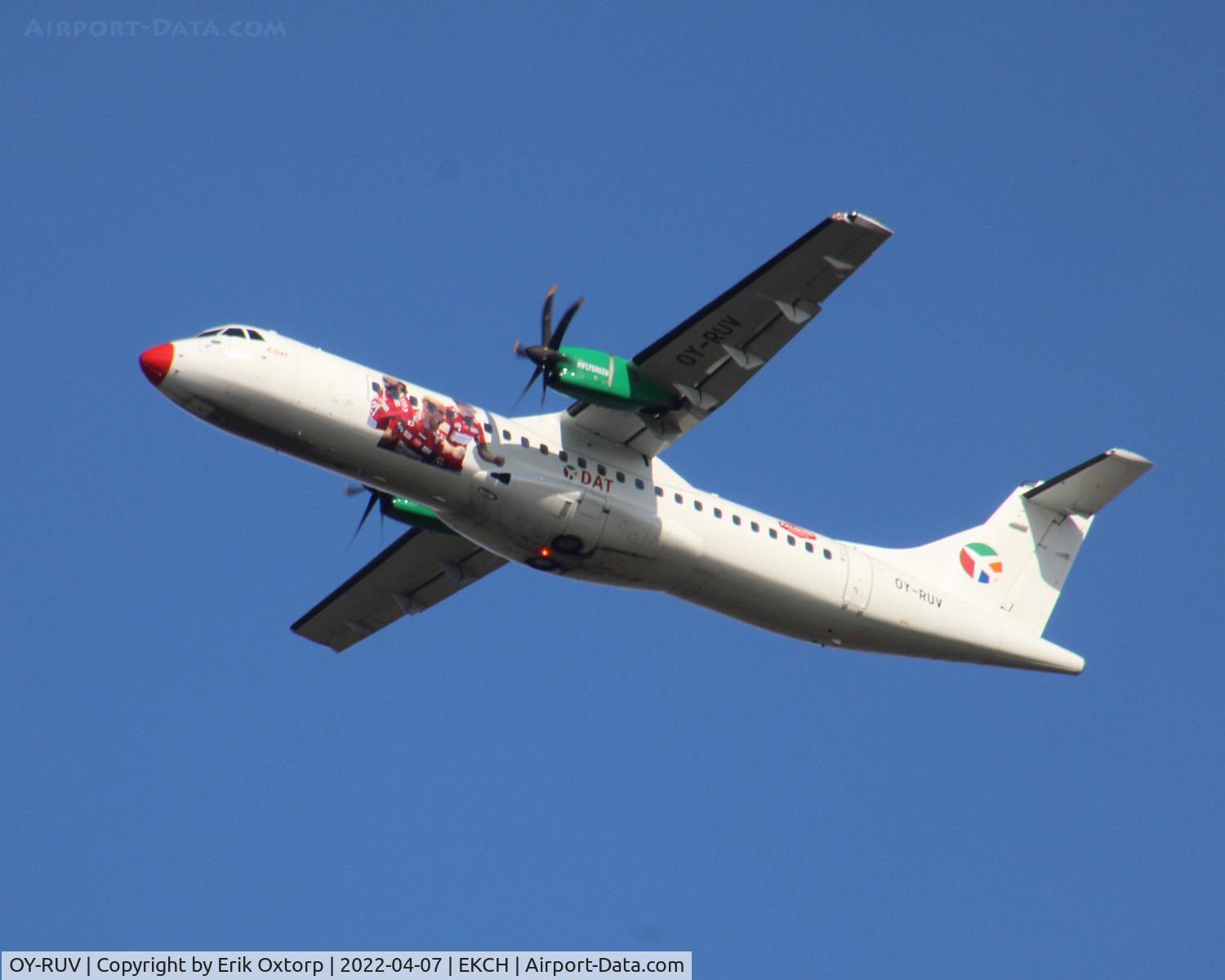 OY-RUV, 2018 ATR 72-600 C/N 1527, OY-RUV taking off rw 22R