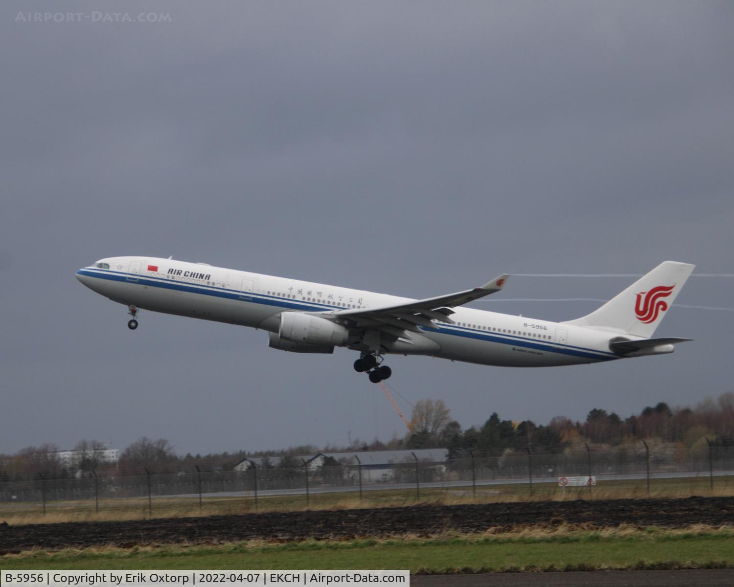 B-5956, 2014 Airbus A330-343X C/N 1563, B-5966 take off rw 22R
