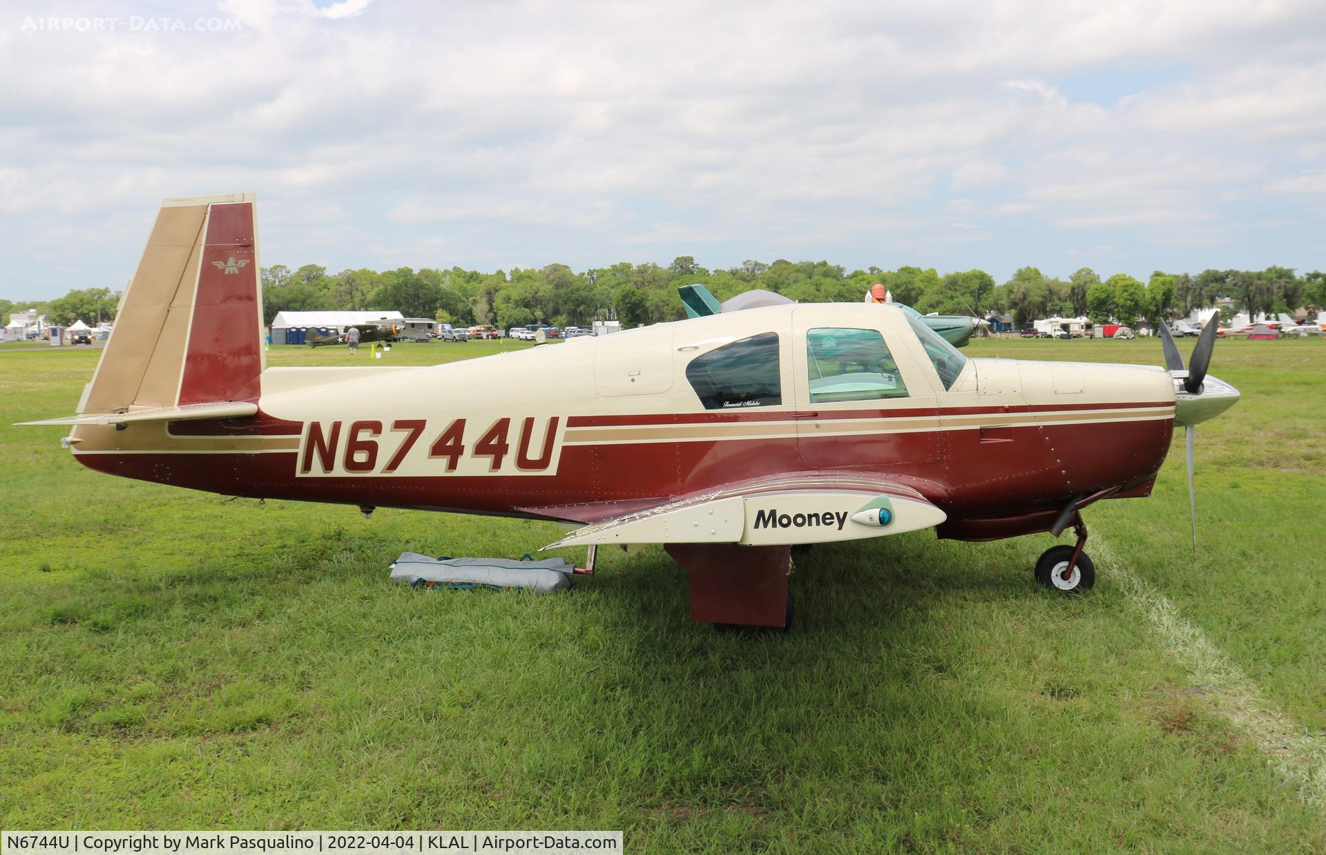 N6744U, 1963 Mooney M20D Master C/N 170, Mooney M20D