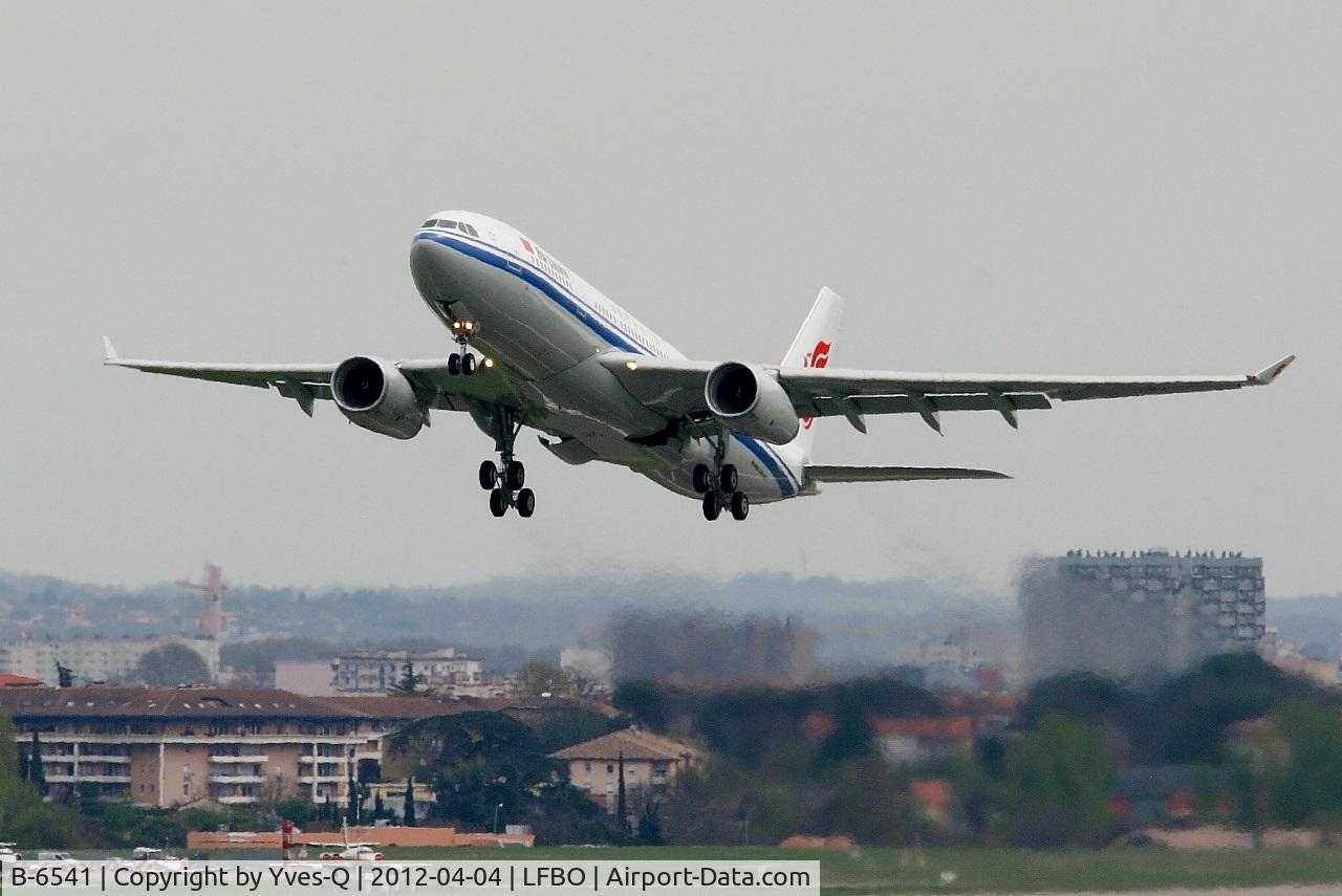 B-6541, 2012 Airbus A330-243 C/N 1304, Airbus A330-243, Take off Rwy 32L, Toulouse Blagnac Airport (LFBO-TLS)