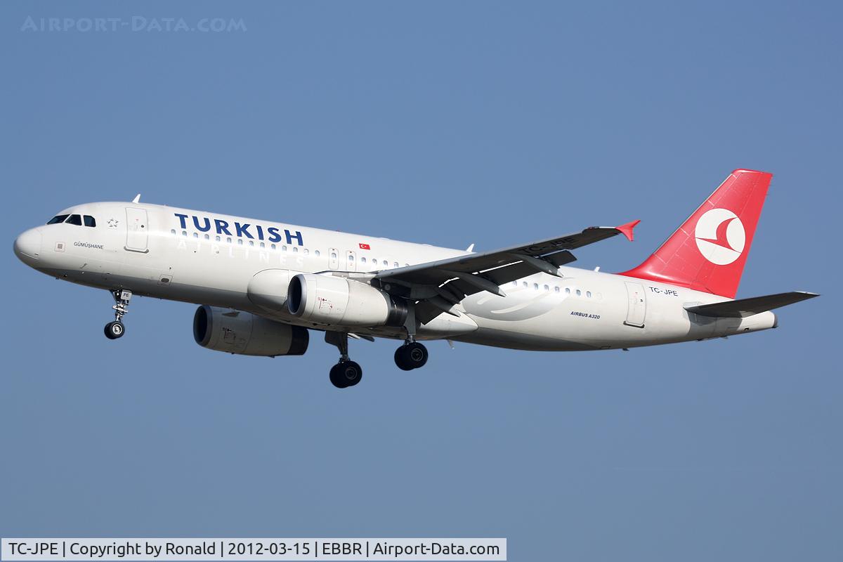 TC-JPE, 2006 Airbus A320-232 C/N 2941, at bru