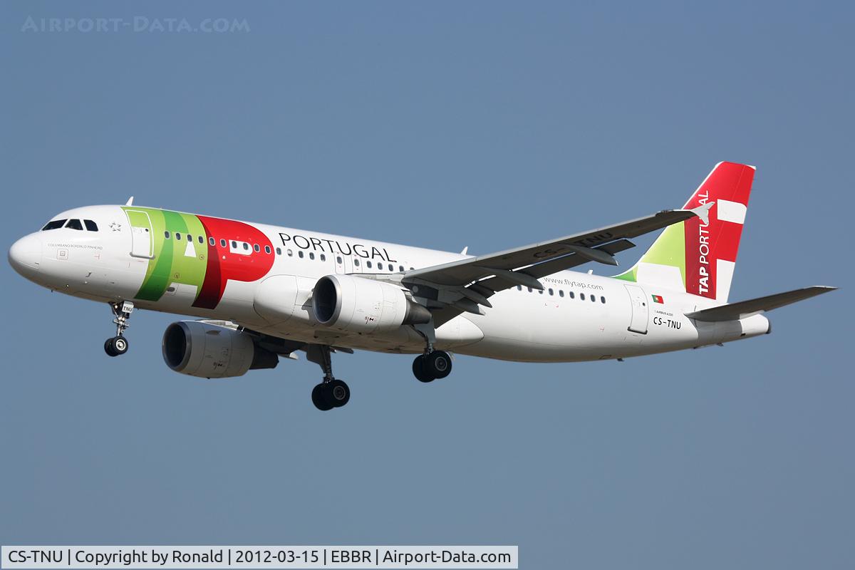 CS-TNU, 2009 Airbus A320-214 C/N 4106, at bru