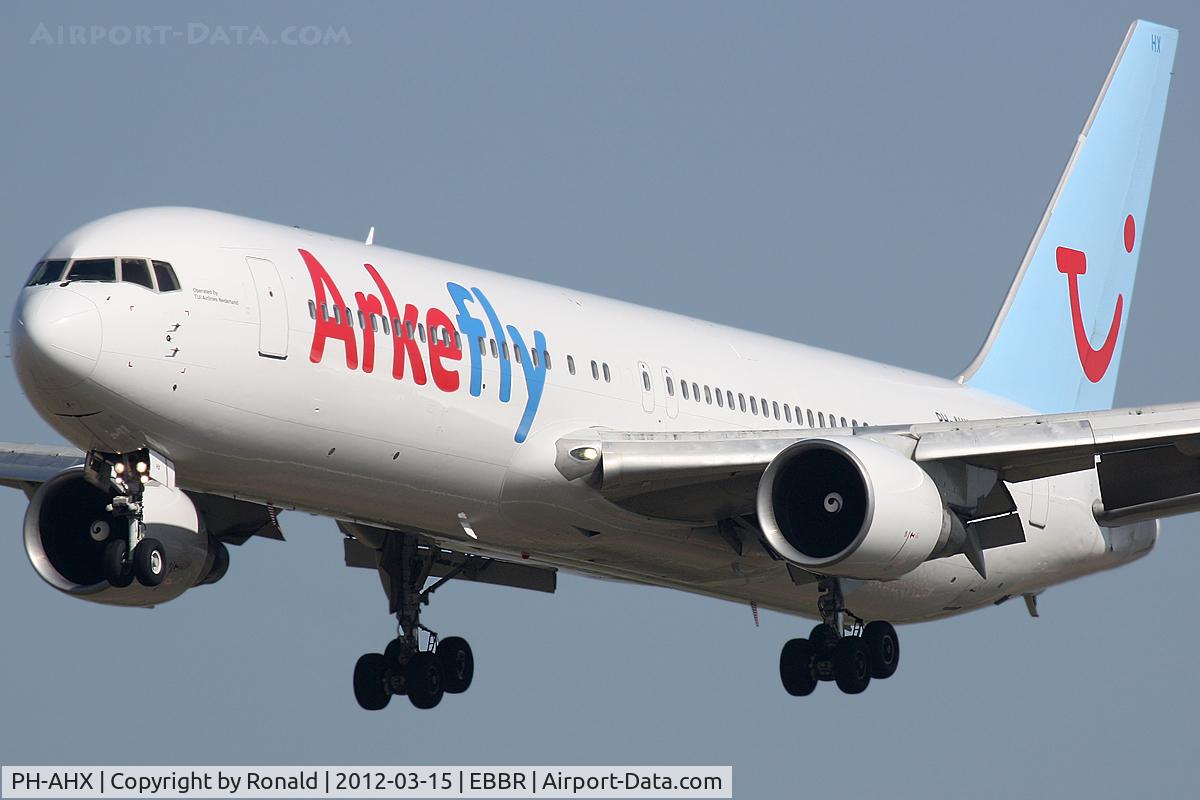 PH-AHX, 1990 Boeing 767-383 C/N 24847, at bru