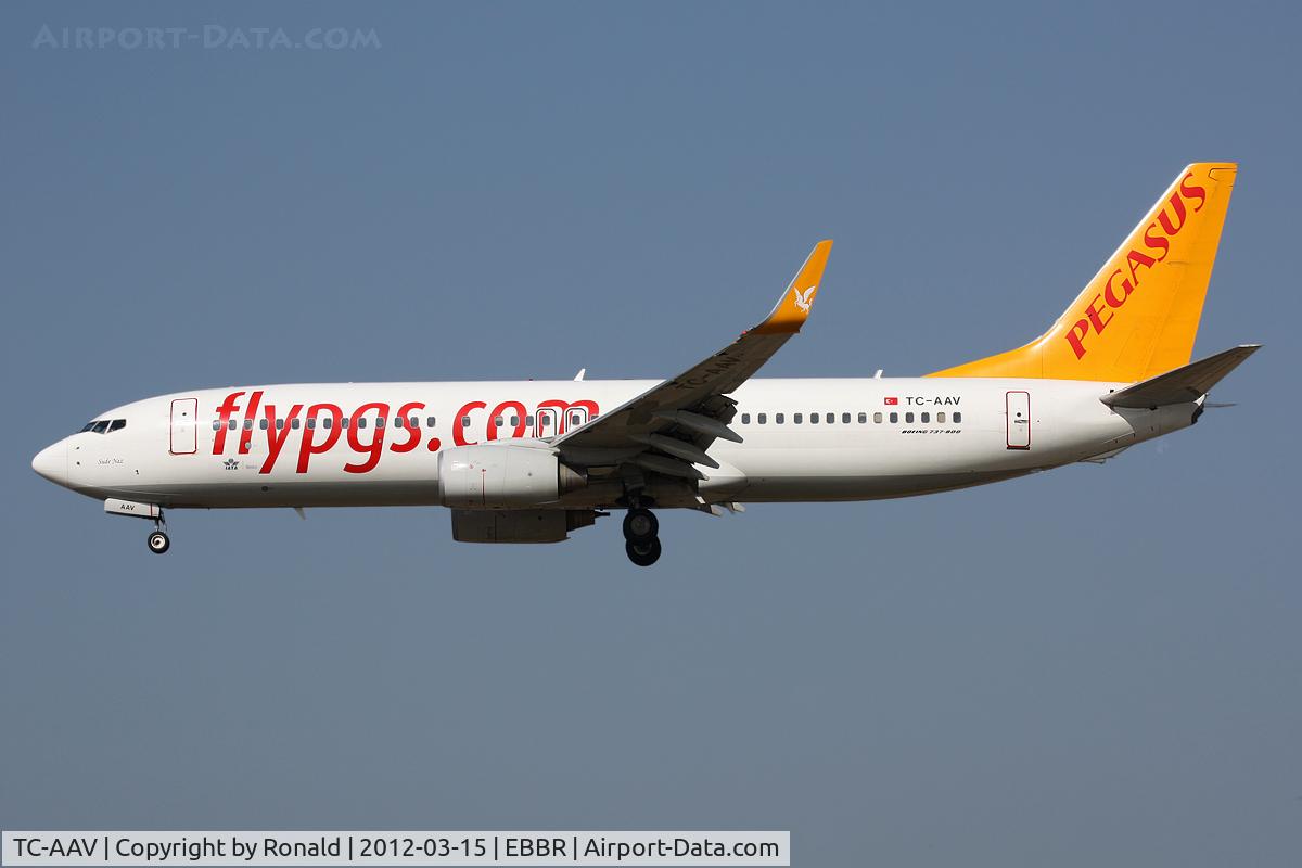 TC-AAV, 2010 Boeing 737-82R C/N 40696, at bru