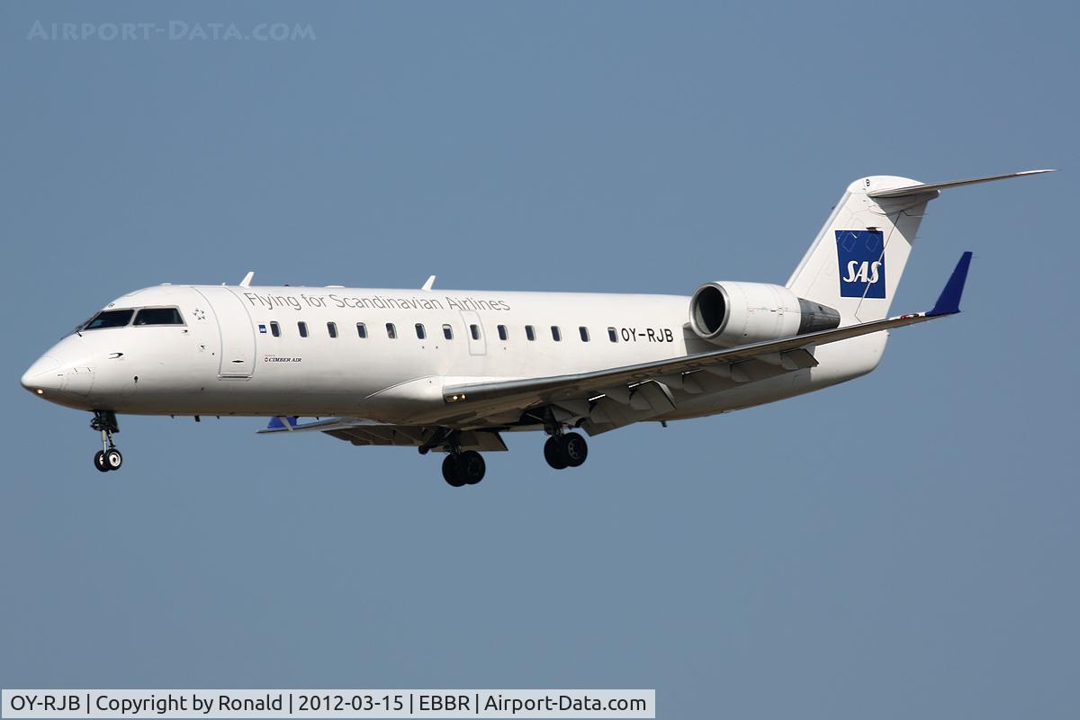 OY-RJB, 2000 Canadair CRJ-200LR (CL-600-2B19) C/N 7419, at bru
