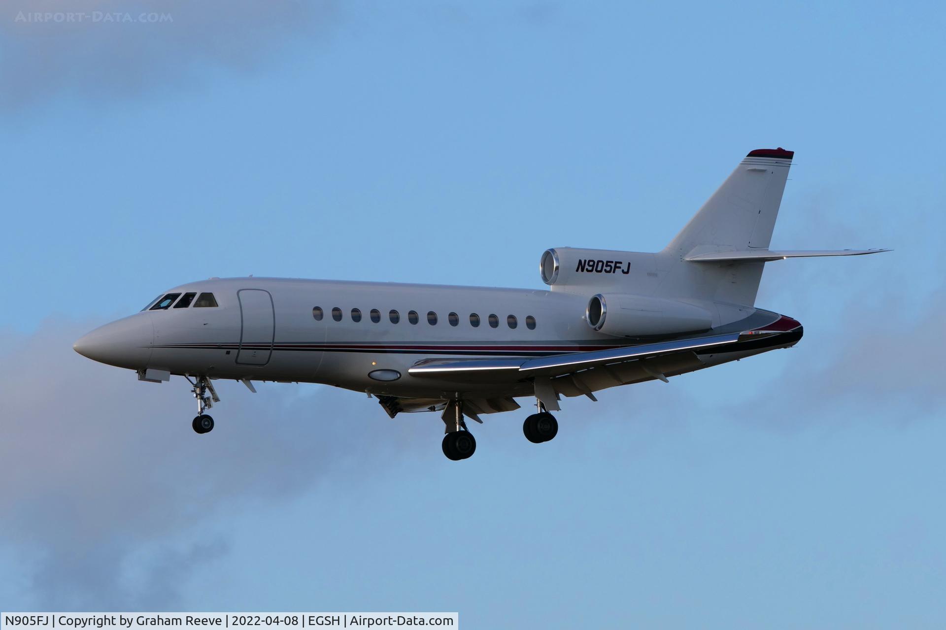 N905FJ, 1986 Dassault Falcon 900 C/N 5, Landing at Norwich.
