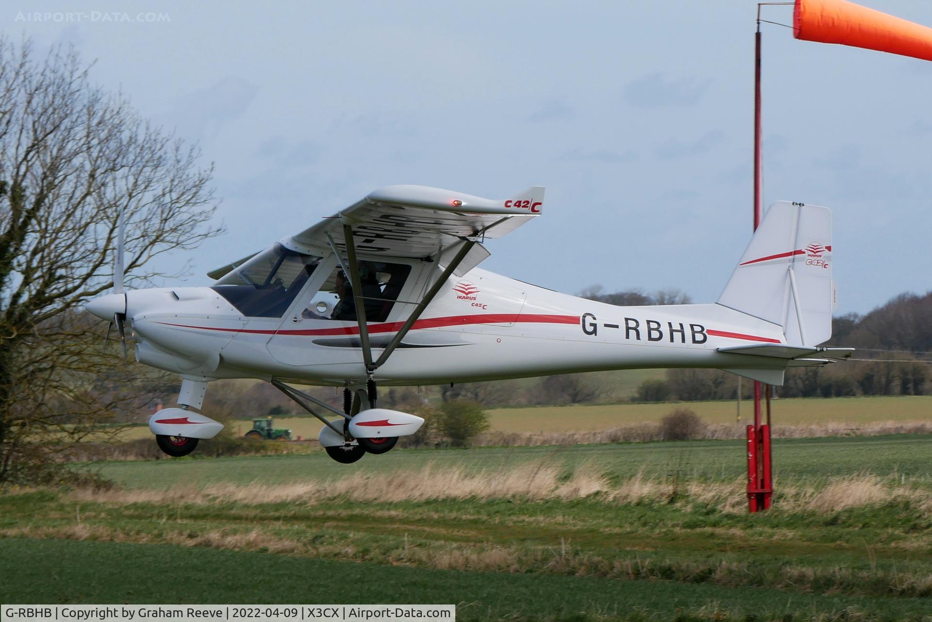 G-RBHB, 2021 Comco Ikarus C42 FB100 Charlie C/N 2108-7659, Landing at Northrepps.