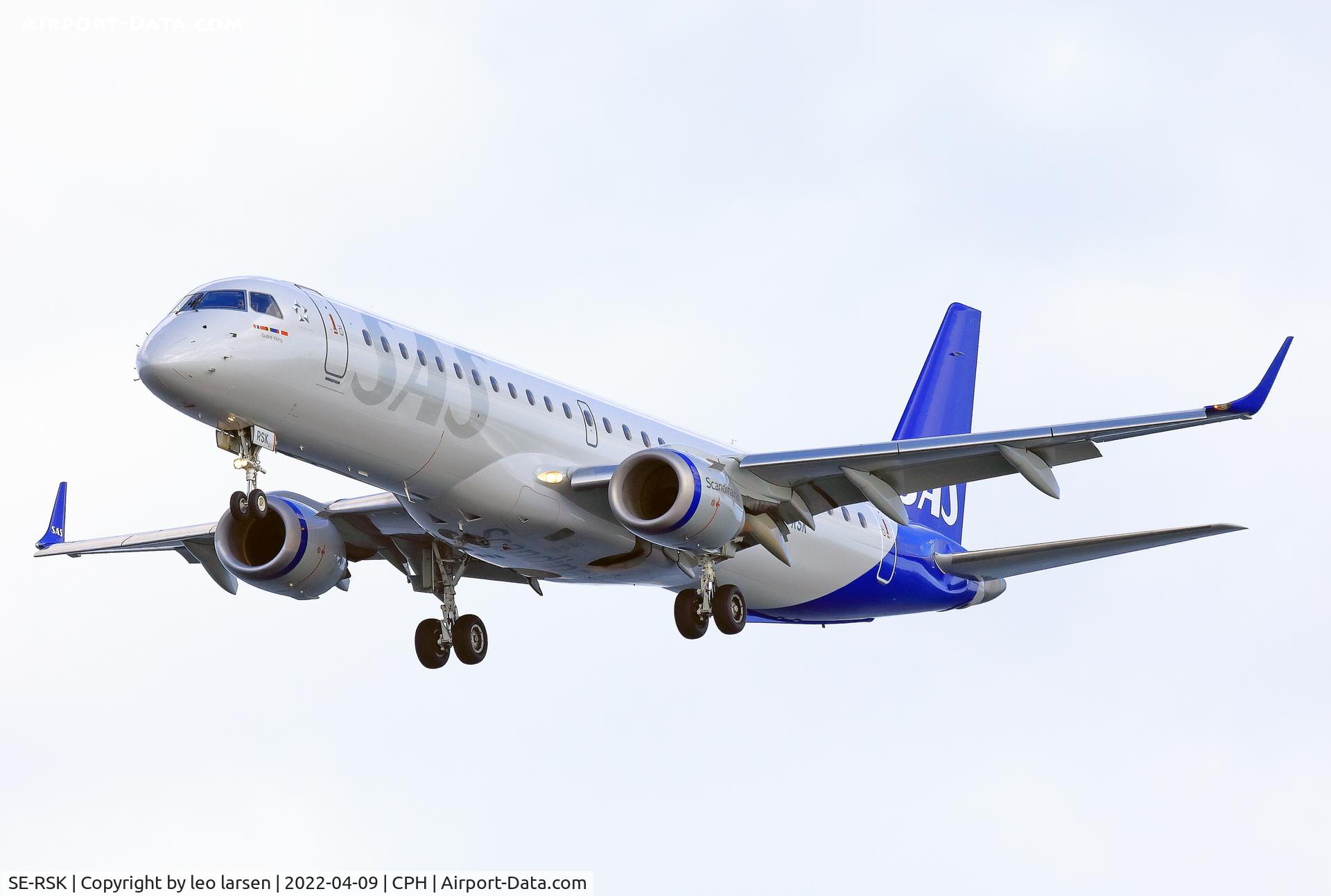SE-RSK, 2007 Embraer 195LR (ERJ-190-200LR) C/N 19000120, Copenhagen 9.4.2022 L/D R-30