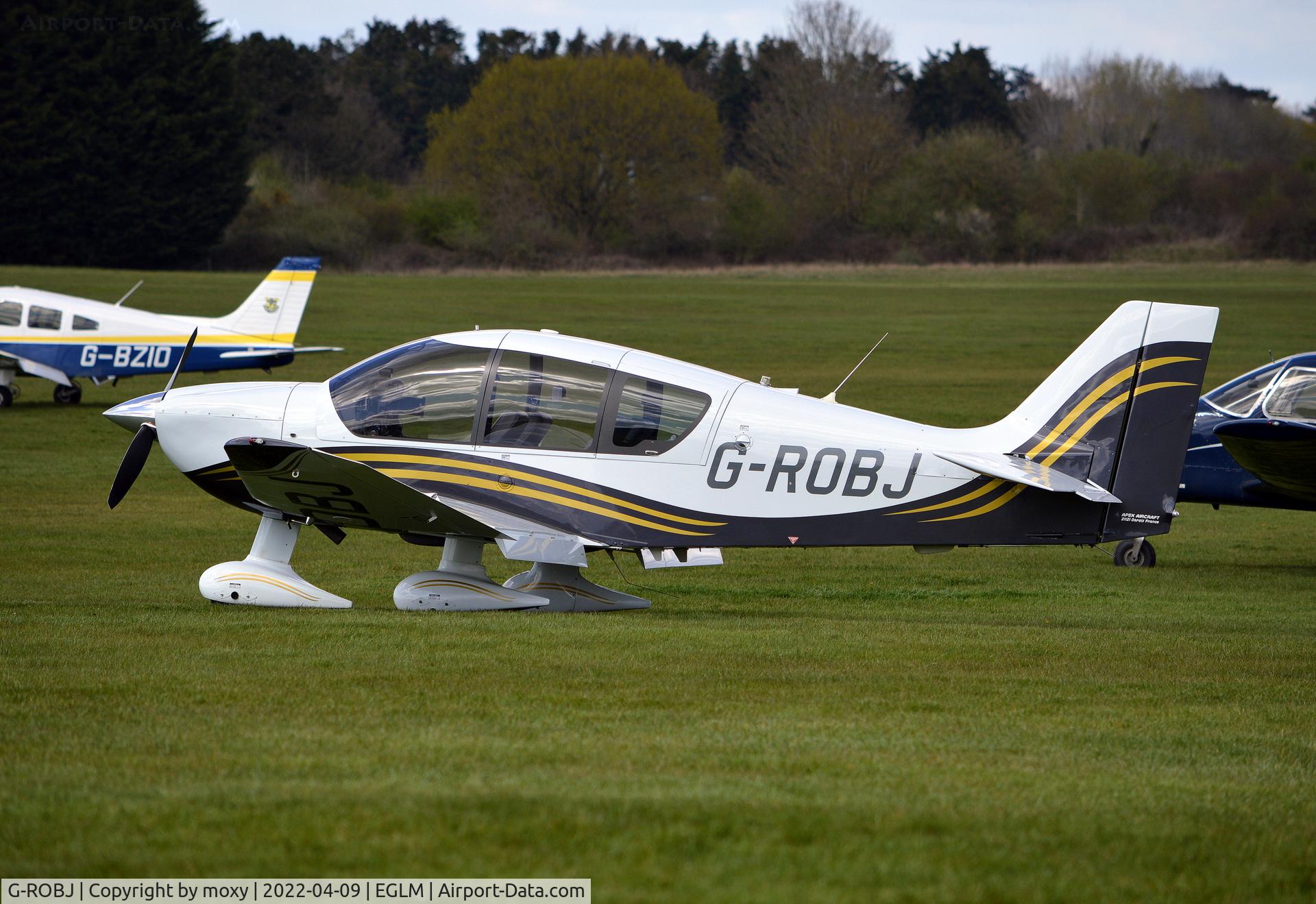 G-ROBJ, 2008 Robin DR-500-200i President C/N 45, Robin DR-500-200i President at White Waltham.