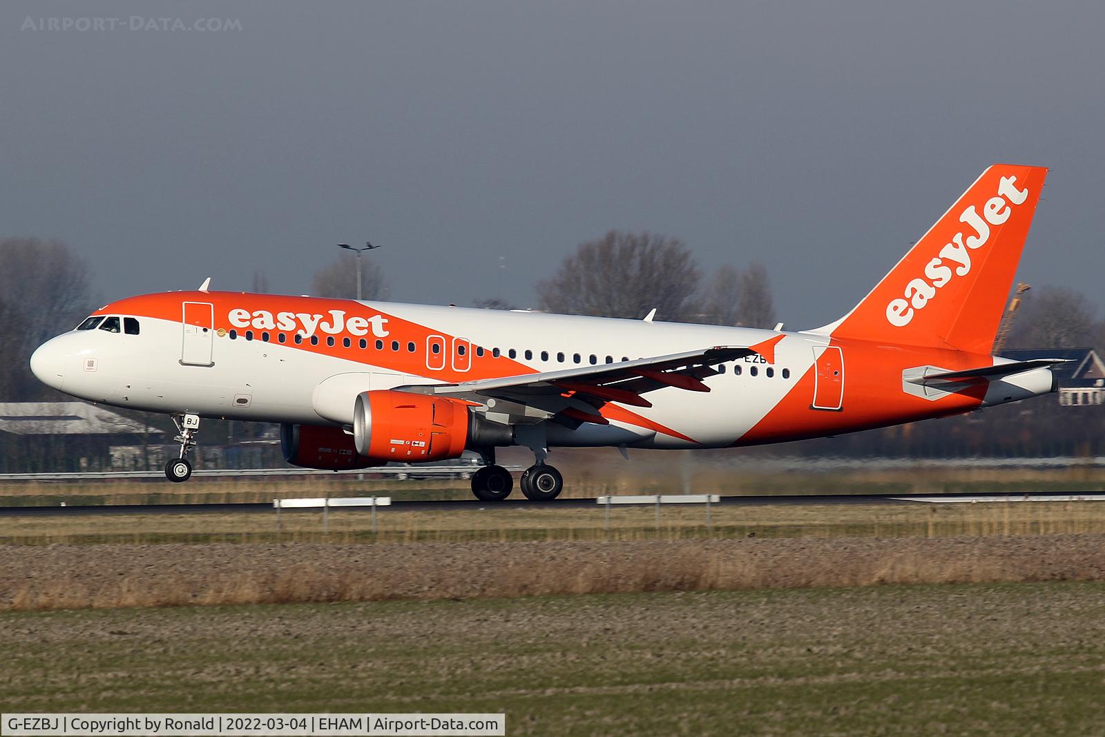 G-EZBJ, 2007 Airbus A319-111 C/N 3036, at spl