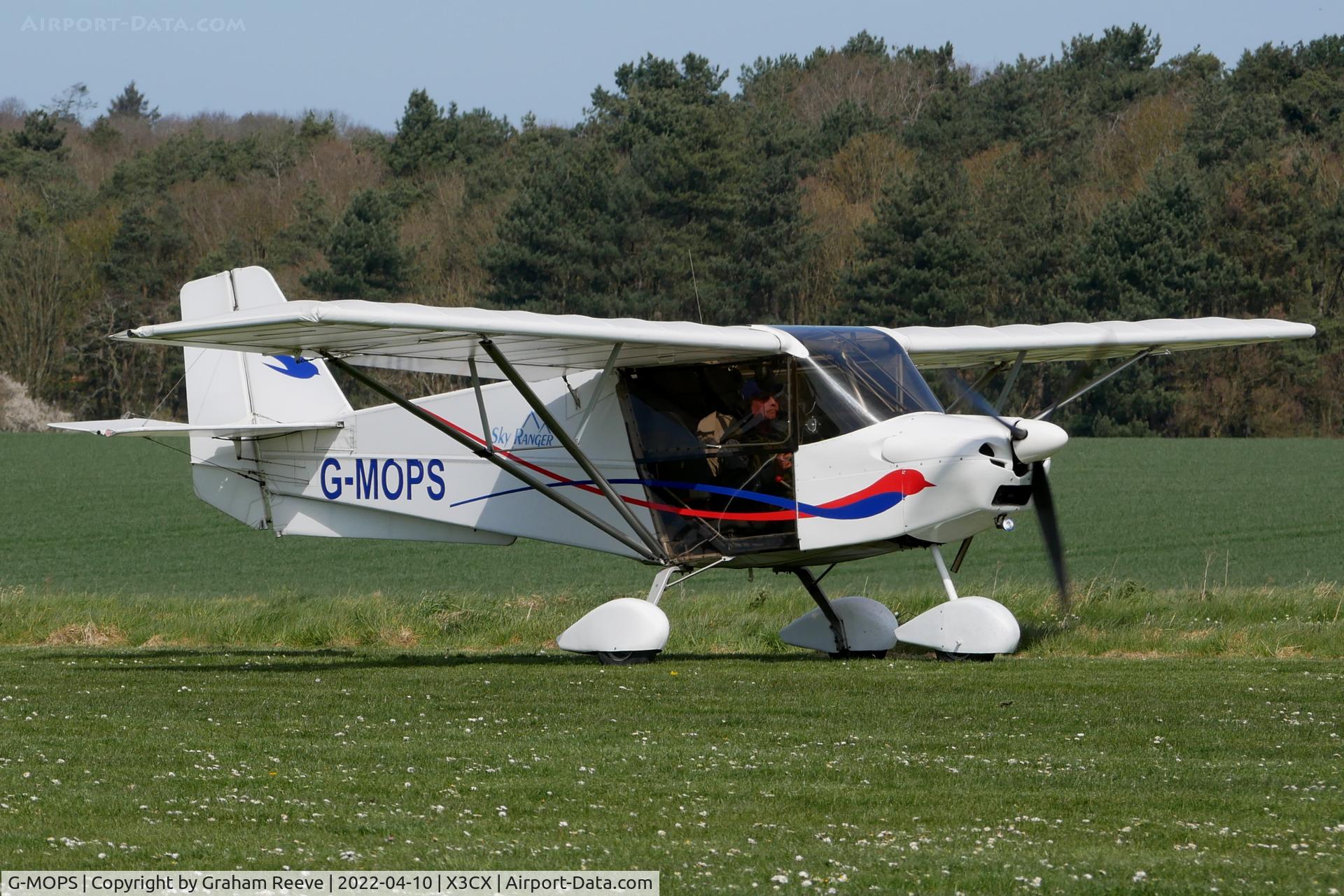 G-MOPS, 2007 Skyranger Swift 912S(1) C/N BMAA/HB/547, Just landed at Northrepps.