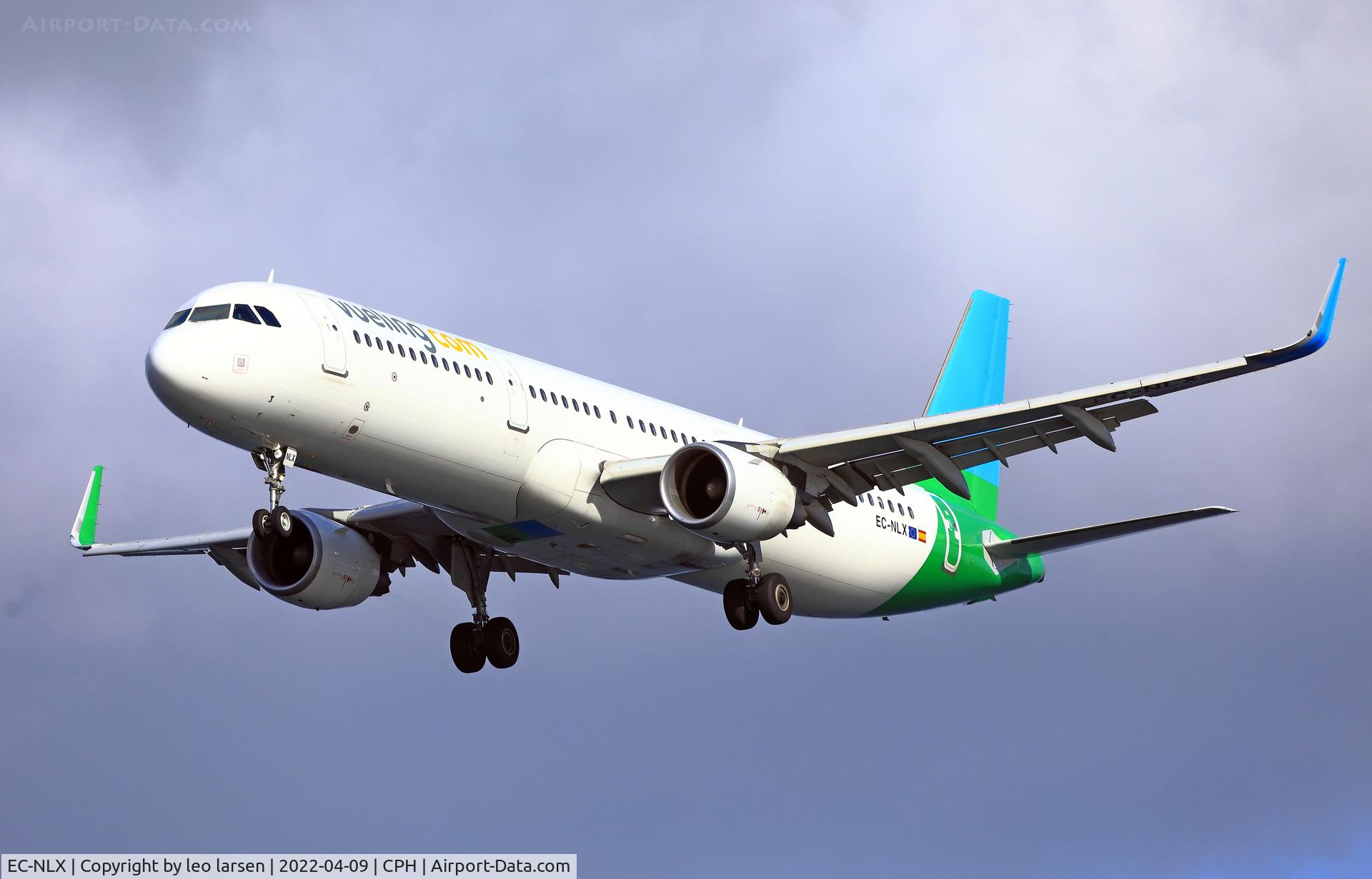 EC-NLX, 2015 Airbus A321-211 C/N 6629, Copenhagen 9.4.2022 L/D R-30