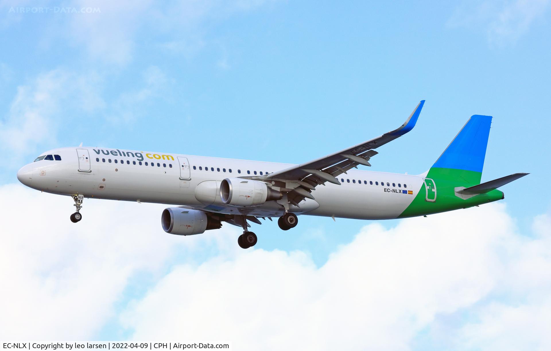 EC-NLX, 2015 Airbus A321-211 C/N 6629, Copenhagen 9.4.2022 L/D R-30.ex OE-LCP Level