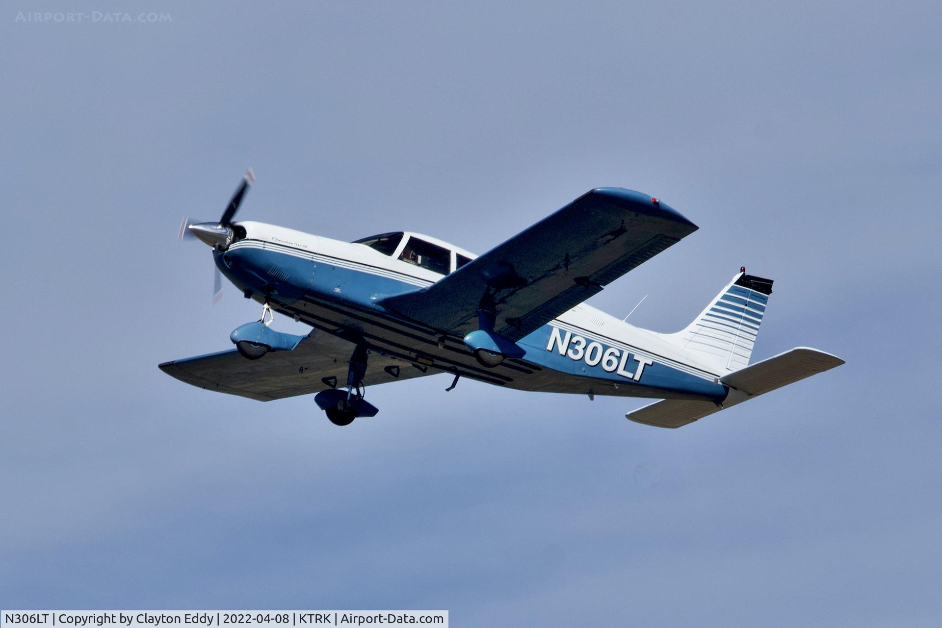 N306LT, 1974 Piper PA-32-300 Cherokee Six C/N 32-7340111, Truckee Tahoe Airport in California 2022.