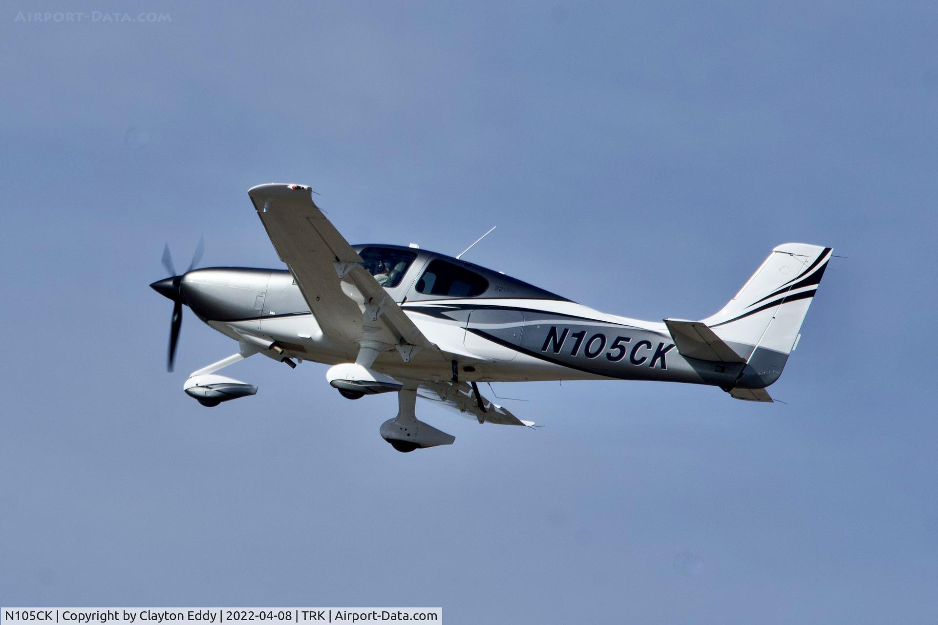 N105CK, 2016 Cirrus SR22 C/N 4399, Truckee Tahoe Airport in California 2022.