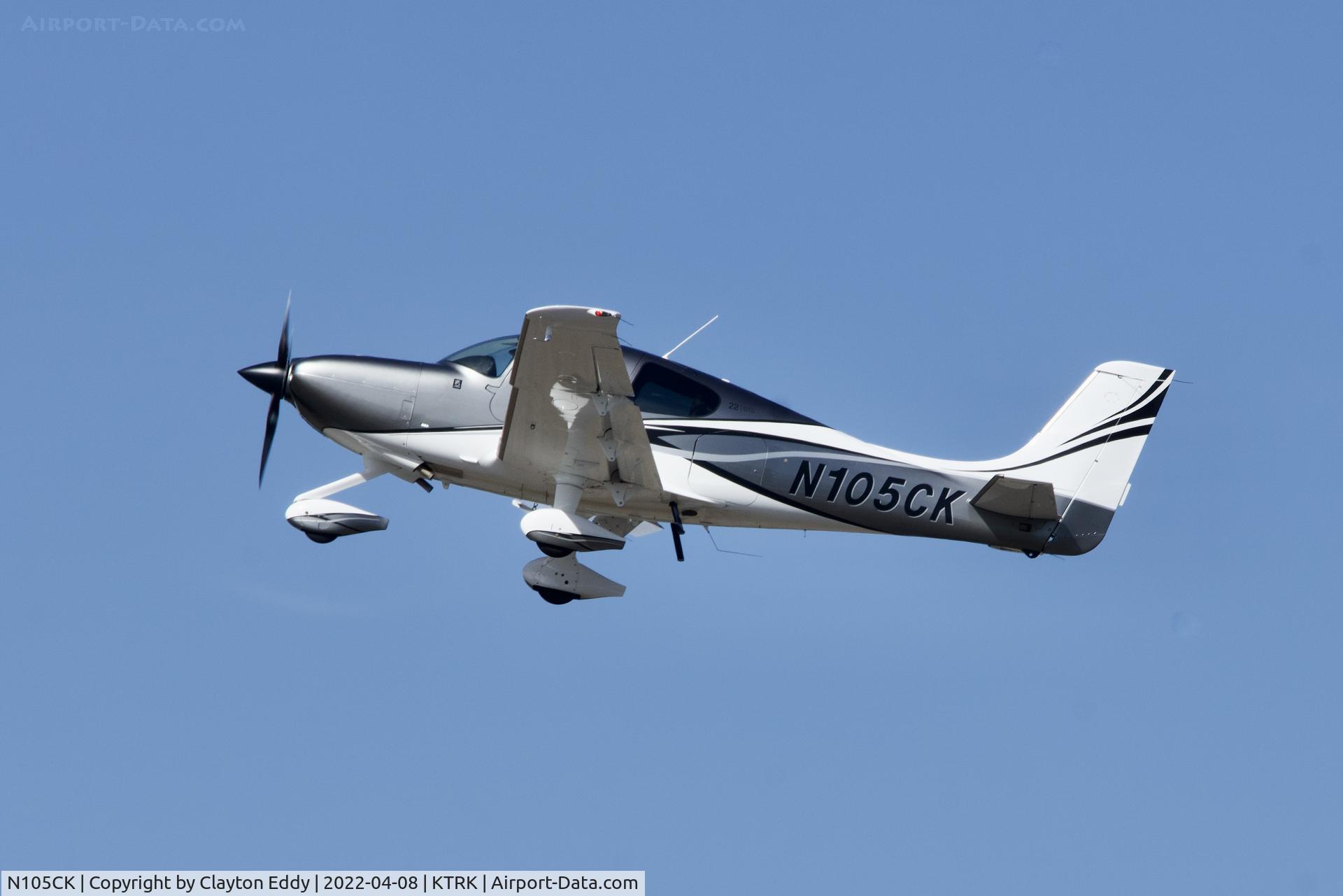 N105CK, 2016 Cirrus SR22 C/N 4399, Truckee Tahoe Airport in California 2022.
