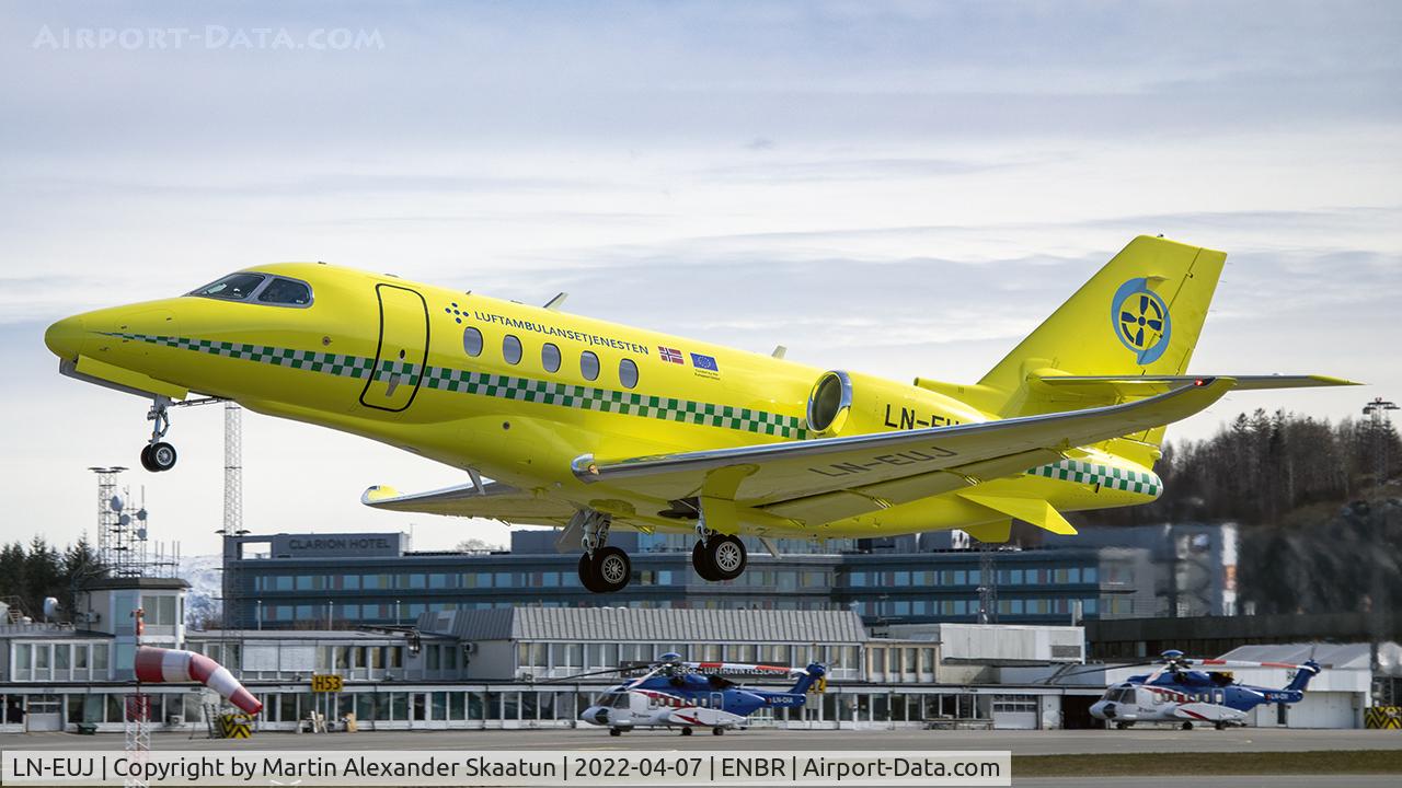 LN-EUJ, 2021 Cessna 680A Citation Latitude C/N C680A-0272, Takeoff rwy. 35.