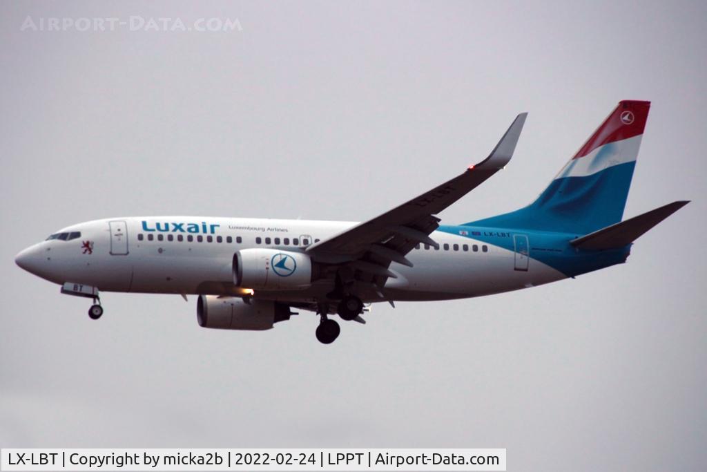 LX-LBT, 2008 Boeing 737-7K2 C/N 30371, Landing