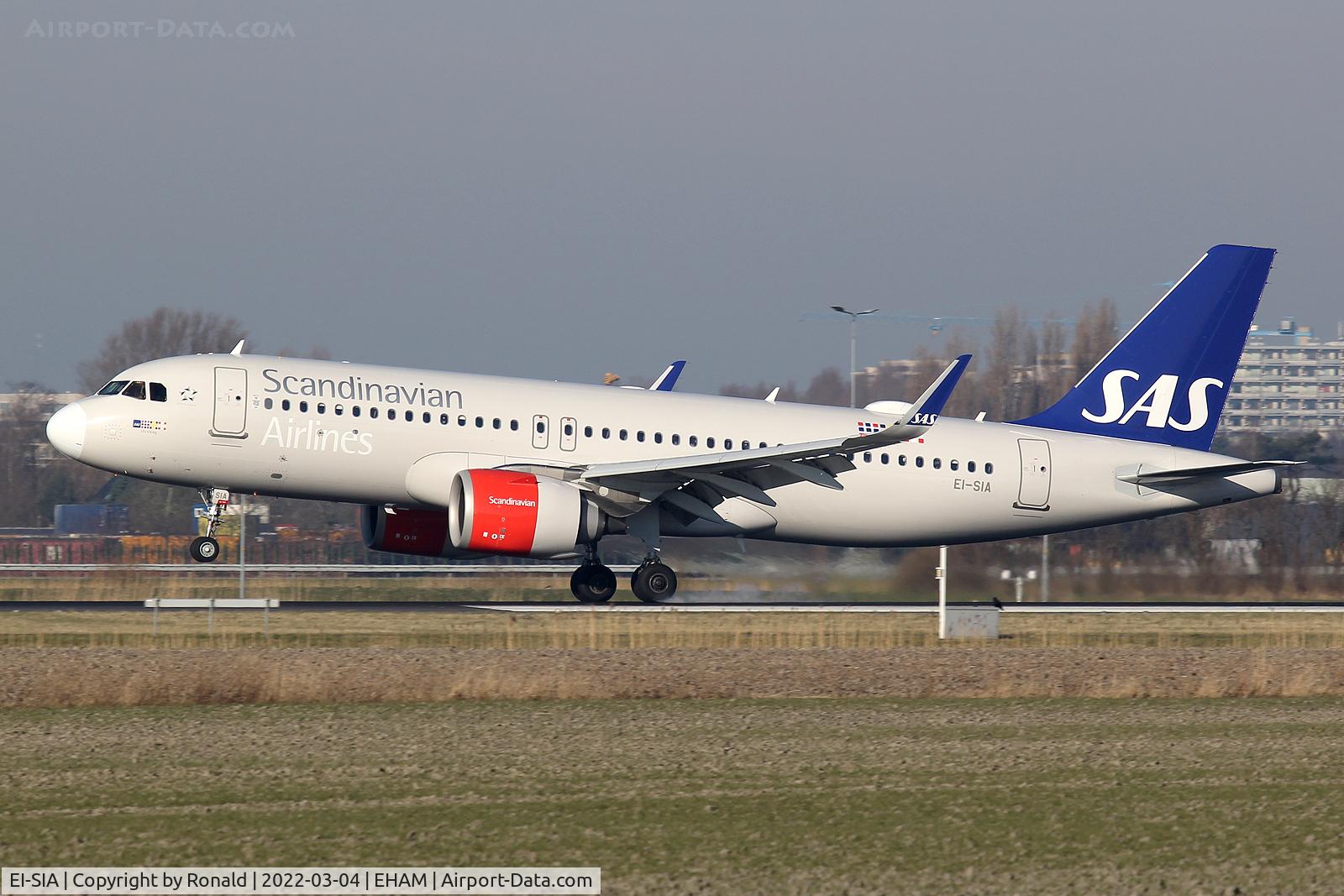 EI-SIA, 2017 Airbus A320-251N C/N 7897, at spl