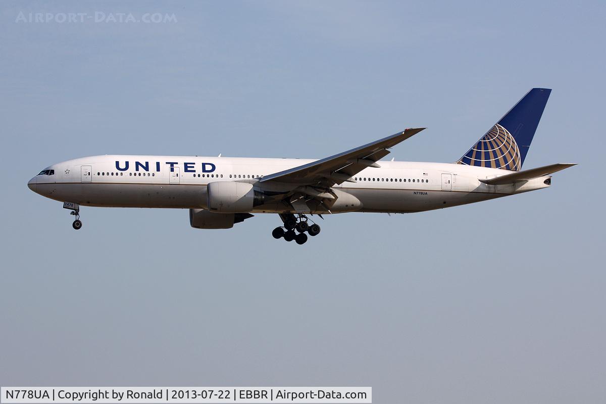 N778UA, 1996 Boeing 777-222 C/N 26940, at bru