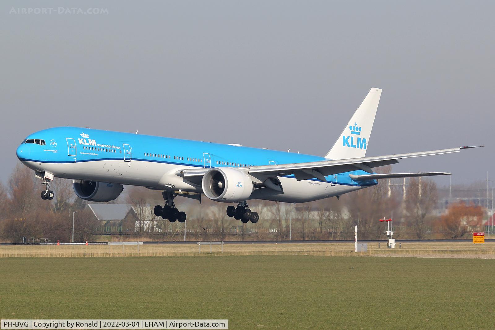 PH-BVG, 2012 Boeing 777-306/ER C/N 38867, at spl