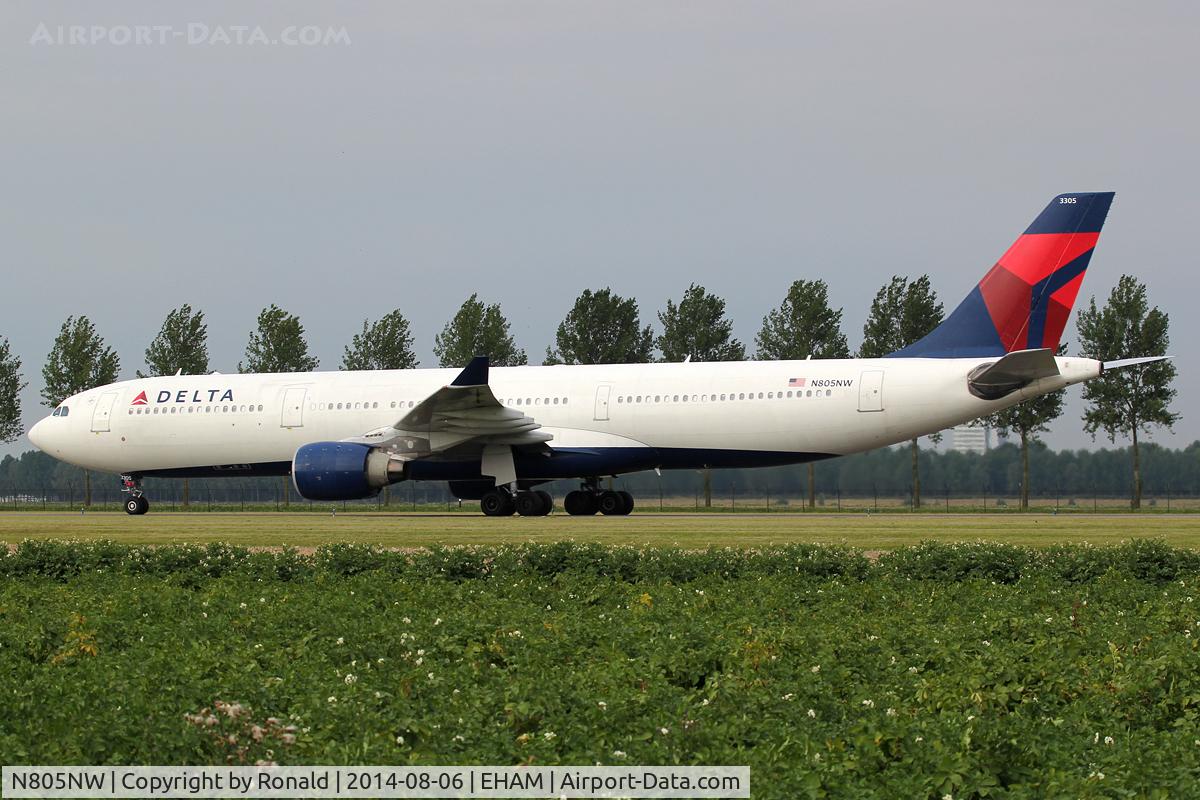 N805NW, 2003 Airbus A330-323 C/N 0552, at spl