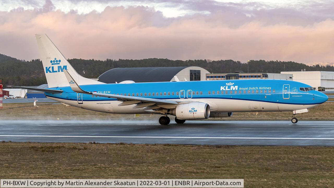 PH-BXW, 2007 Boeing 737-8K2 C/N 30360, Takeoff rwy. 17.