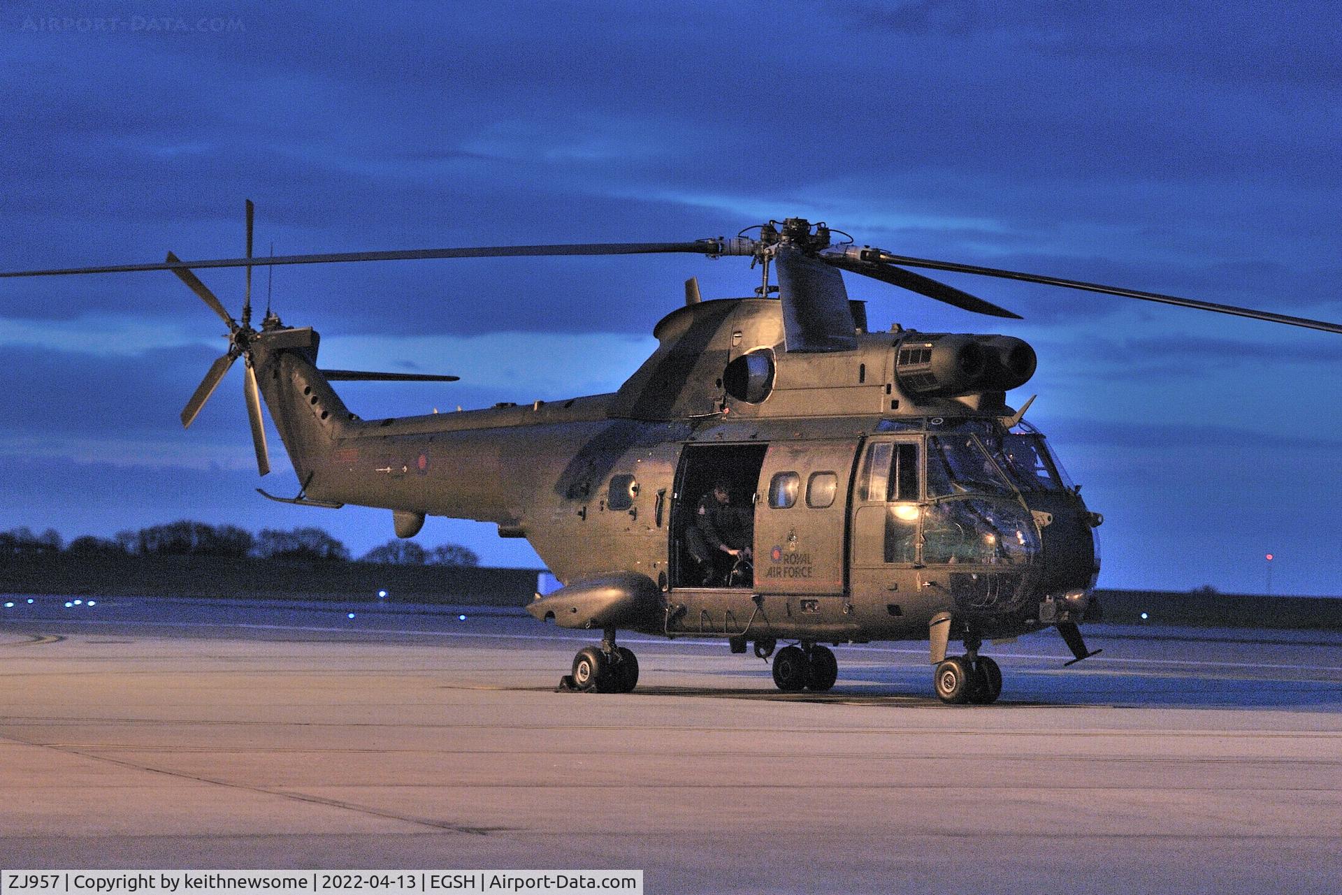 ZJ957, Westland Puma HC.2 C/N 1474, Grainy fuel stop !
