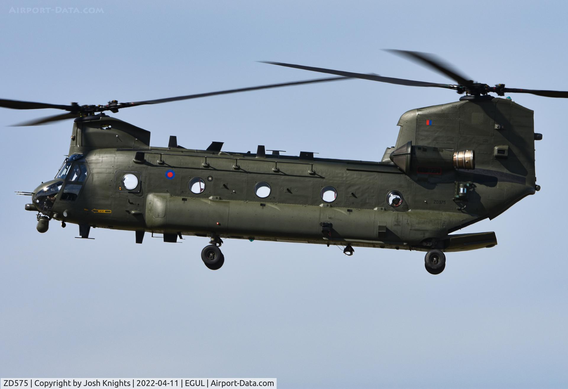 ZD575, 1984 Boeing Vertol Chinook HC.4 C/N MA035/M7023, Arriving at RAF Lakenheath.