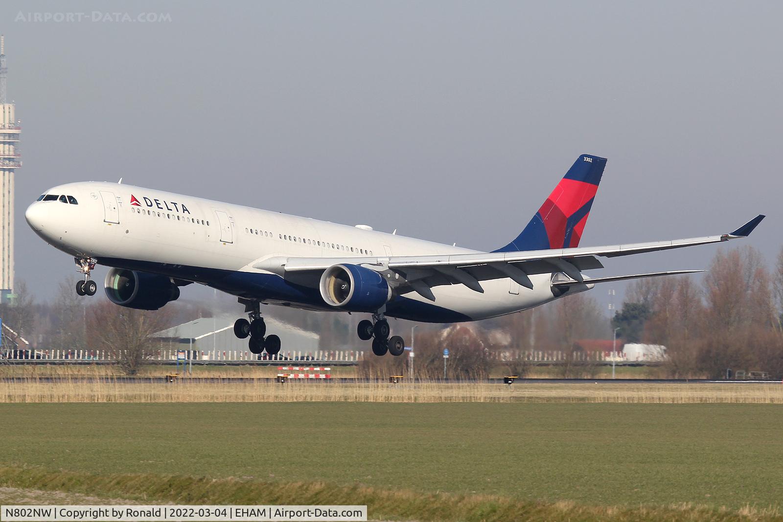 N802NW, 2003 Airbus A330-323 C/N 0533, at spl