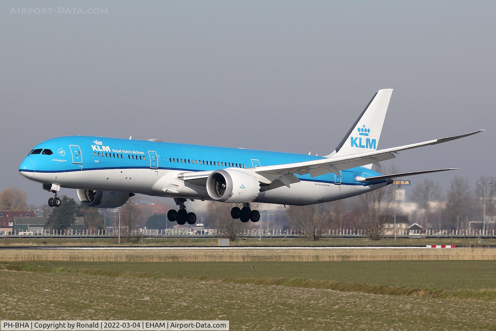 PH-BHA, 2015 Boeing 787-9 Dreamliner Dreamliner C/N 36113, at spl