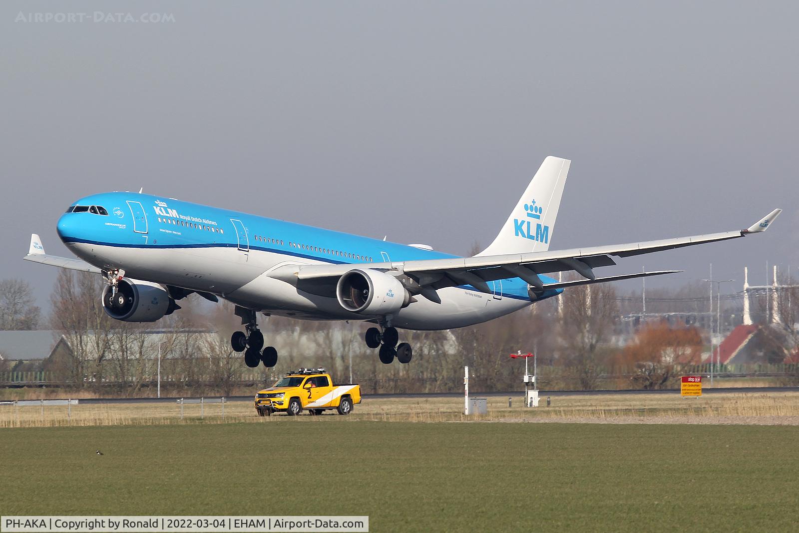 PH-AKA, 2012 Airbus A330-303 C/N 1287, at spl