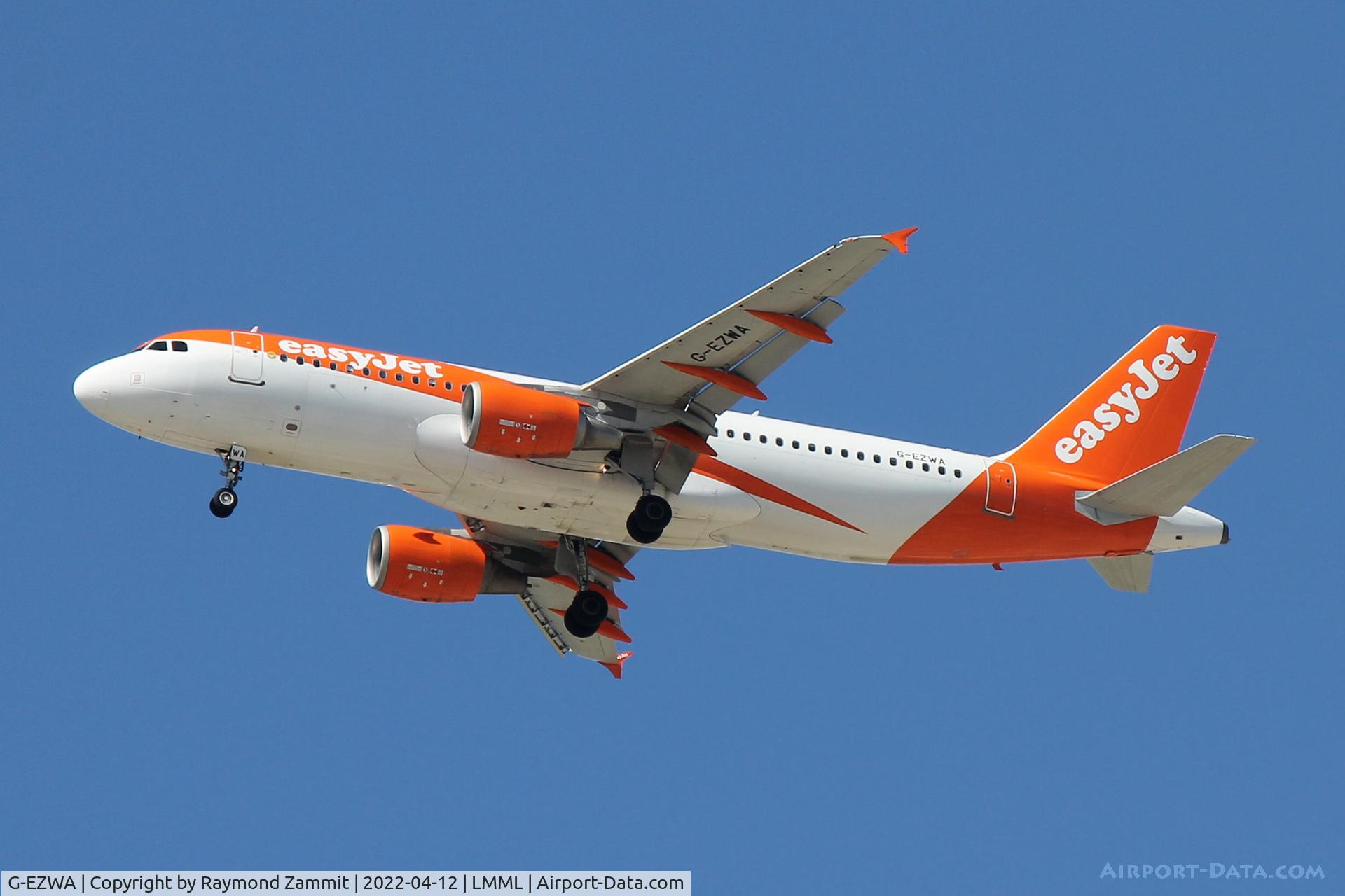 G-EZWA, 2012 Airbus A320-214 C/N 5201, A320 G-EZWA Easyjet