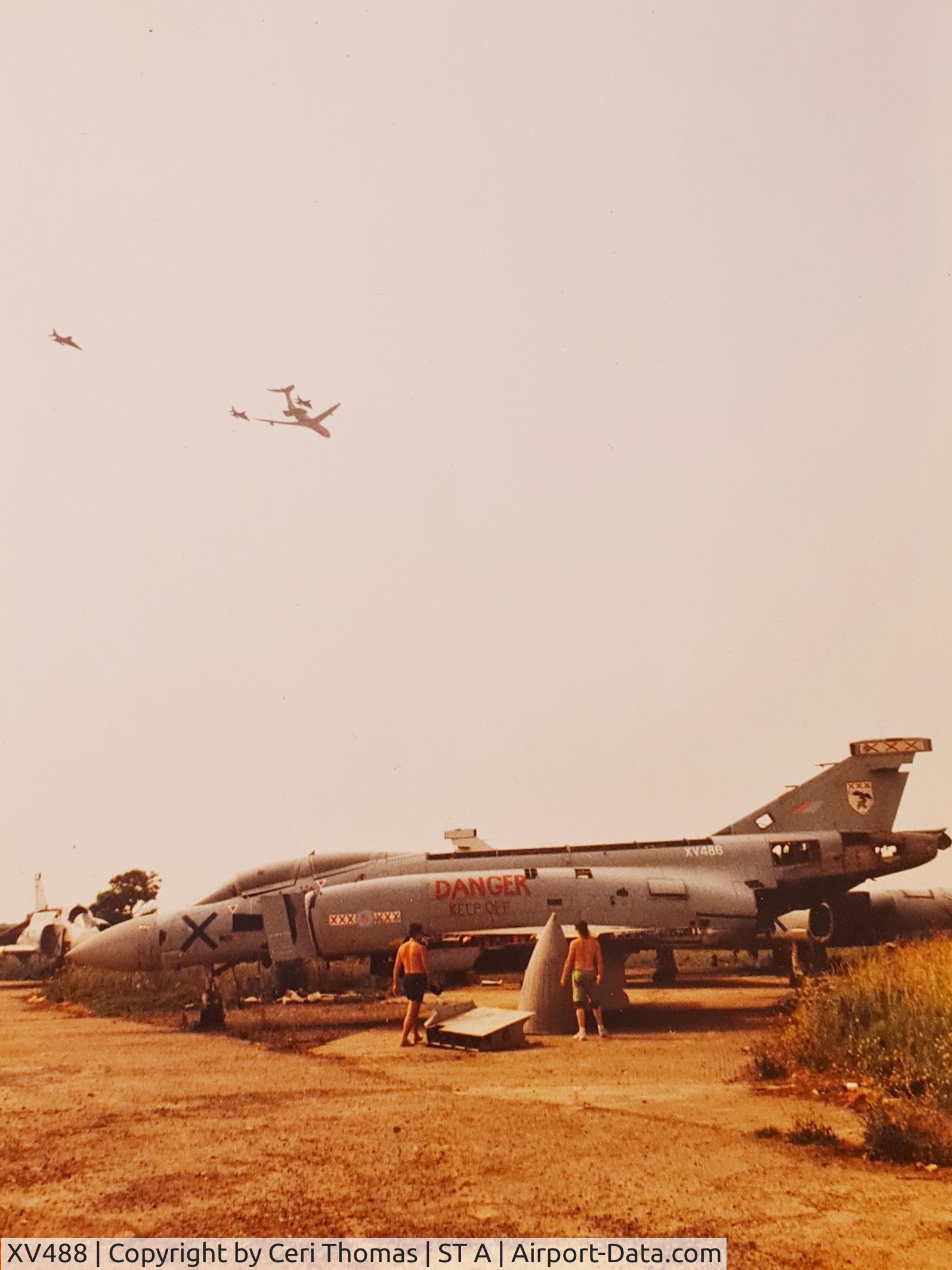 XV488, 1969 McDonnell Douglas Phantom FGR2 C/N 3392, Awaiting scrapping 1992