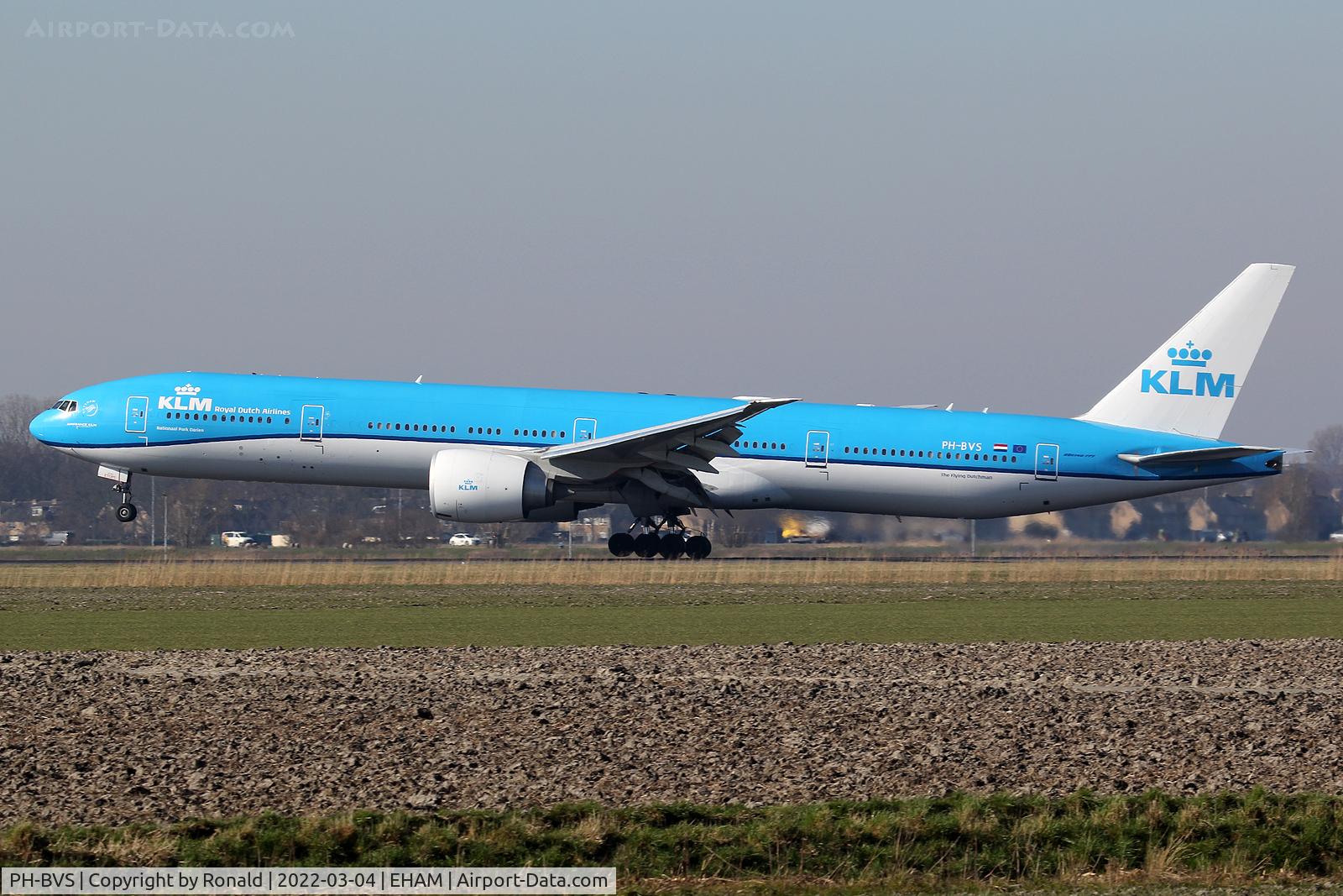 PH-BVS, 2017 Boeing 777-306/ER C/N 61604, at spl