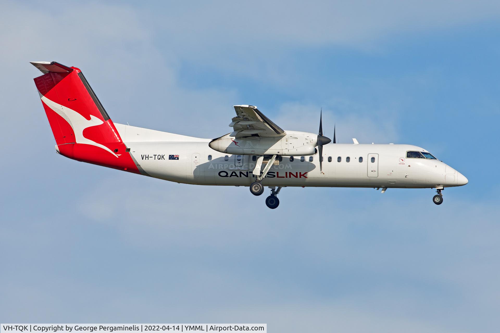 VH-TQK, 2004 De Havilland Canada DHC-8-315 Dash 8 C/N 600, Short final runway 34.