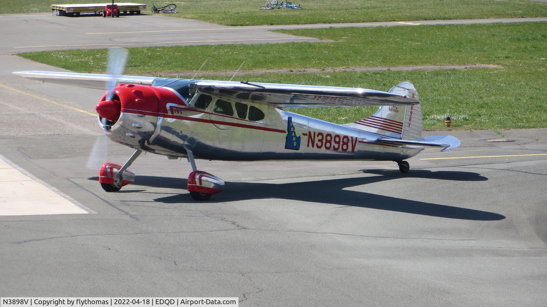 N3898V, 1949 Cessna 195 C/N 7376, N3898V Bayreuth Airport